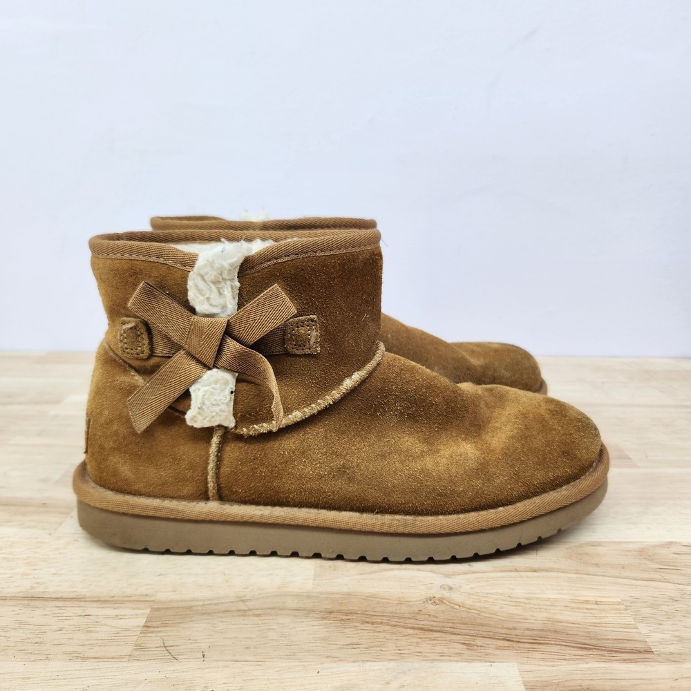 Koolaburra by UGG Women's Size 9 Victoria Mini Ankle Boots Tan Bows 1114731